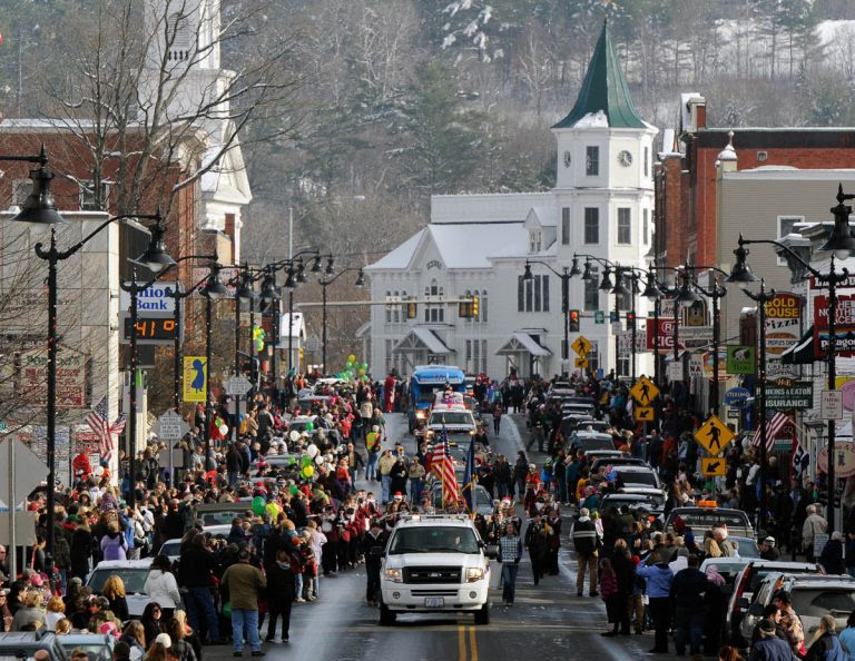 32nd Annual Littleton Christmas Parade NH Grand